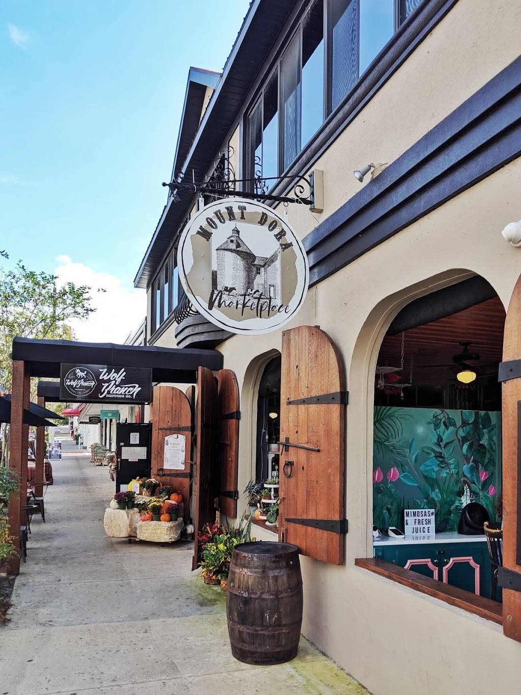 Claire’s Creperie | restaurant | 100 E 4th Ave, Mt Dora, FL 32757, USA | 8507769820 OR +1 850-776-9820