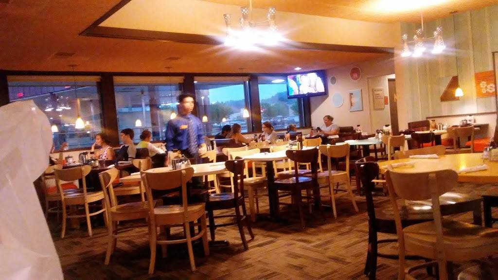 Village Inn | bakery | 6301 University Ave, Cedar Falls, IA 50613, USA | 3192775551 OR +1 319-277-5551