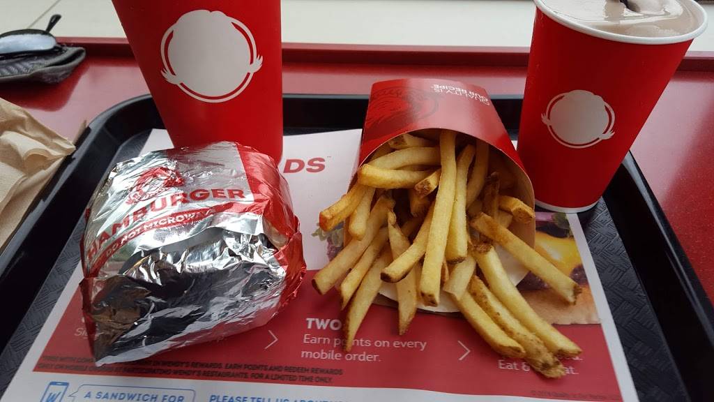 Wendys | restaurant | 6210 E Ben White Blvd, Austin, TX 78741, USA | 5125963298 OR +1 512-596-3298