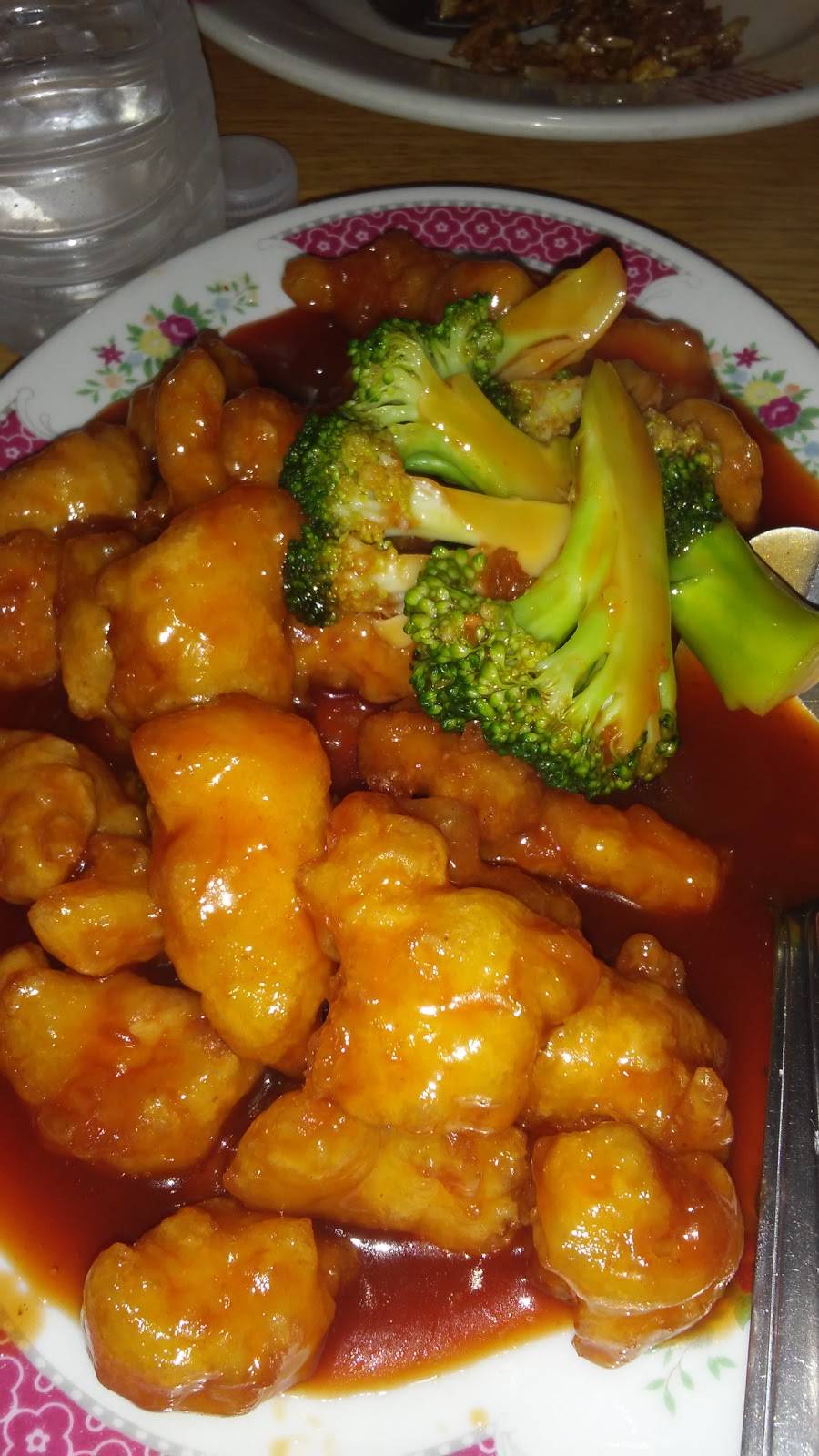 Golden Chef Restaurant | restaurant | 7156 W 84th St, Bridgeview, IL 60455, USA | 7085985555 OR +1 708-598-5555