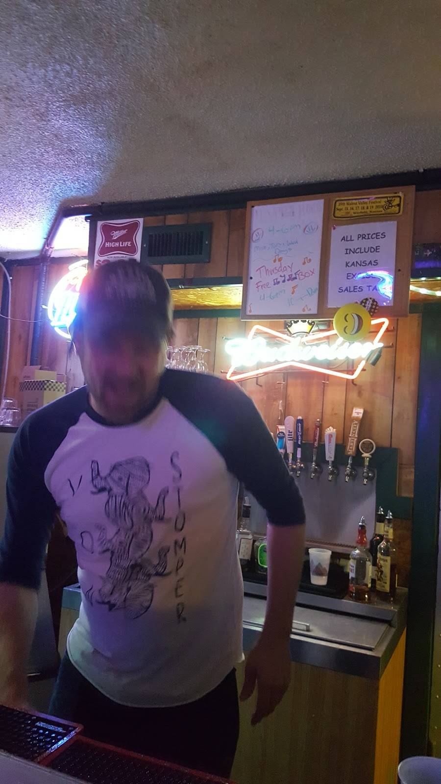 The Salt Mine | restaurant | 301 Ames St, Baldwin City, KS 66006, USA | 7855942498 OR +1 785-594-2498