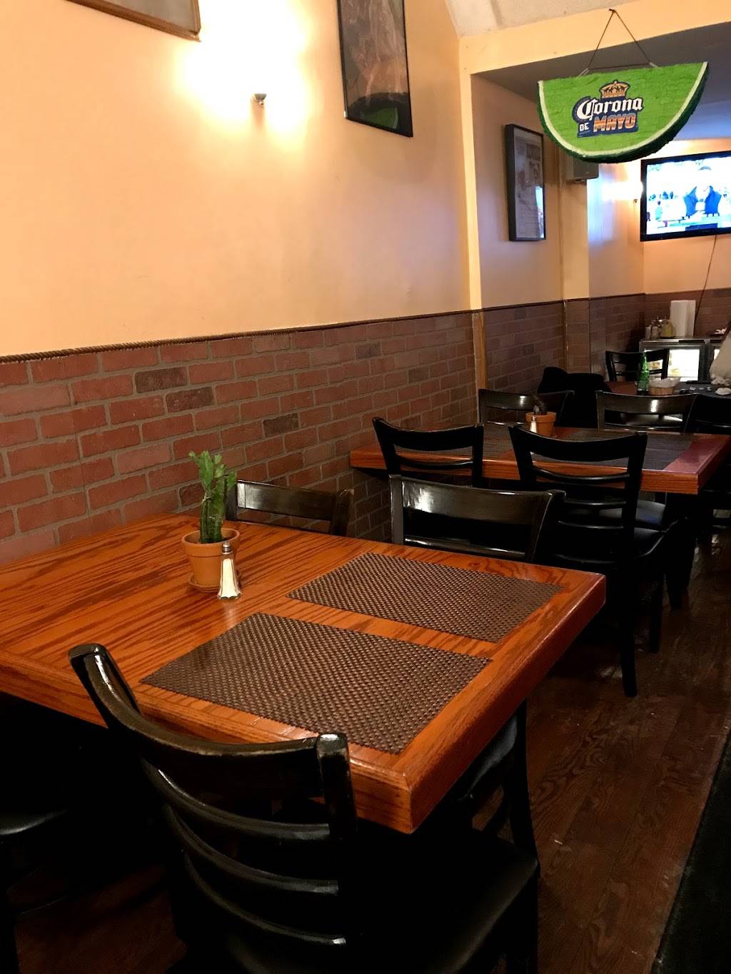 Queen of Tacos | restaurant | 9 E Mosholu Pkwy N, Bronx, NY 10467, USA | 7186521253 OR +1 718-652-1253