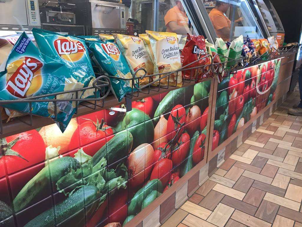Subway | restaurant | 3500 Chemin des Quatre-Bourgeois, Québec, QC G1W 2L2, Canada | 4186511314 OR +1 418-651-1314