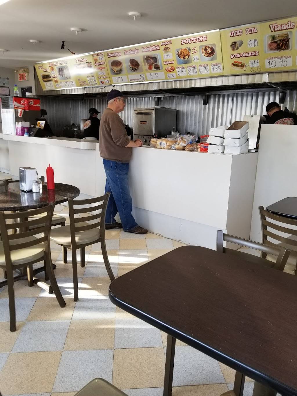Restaurant Guy La Patate | restaurant | 5616 Grande Allée, Saint-Hubert, QC J3Y 1A8, Canada | 4506763363 OR +1 450-676-3363