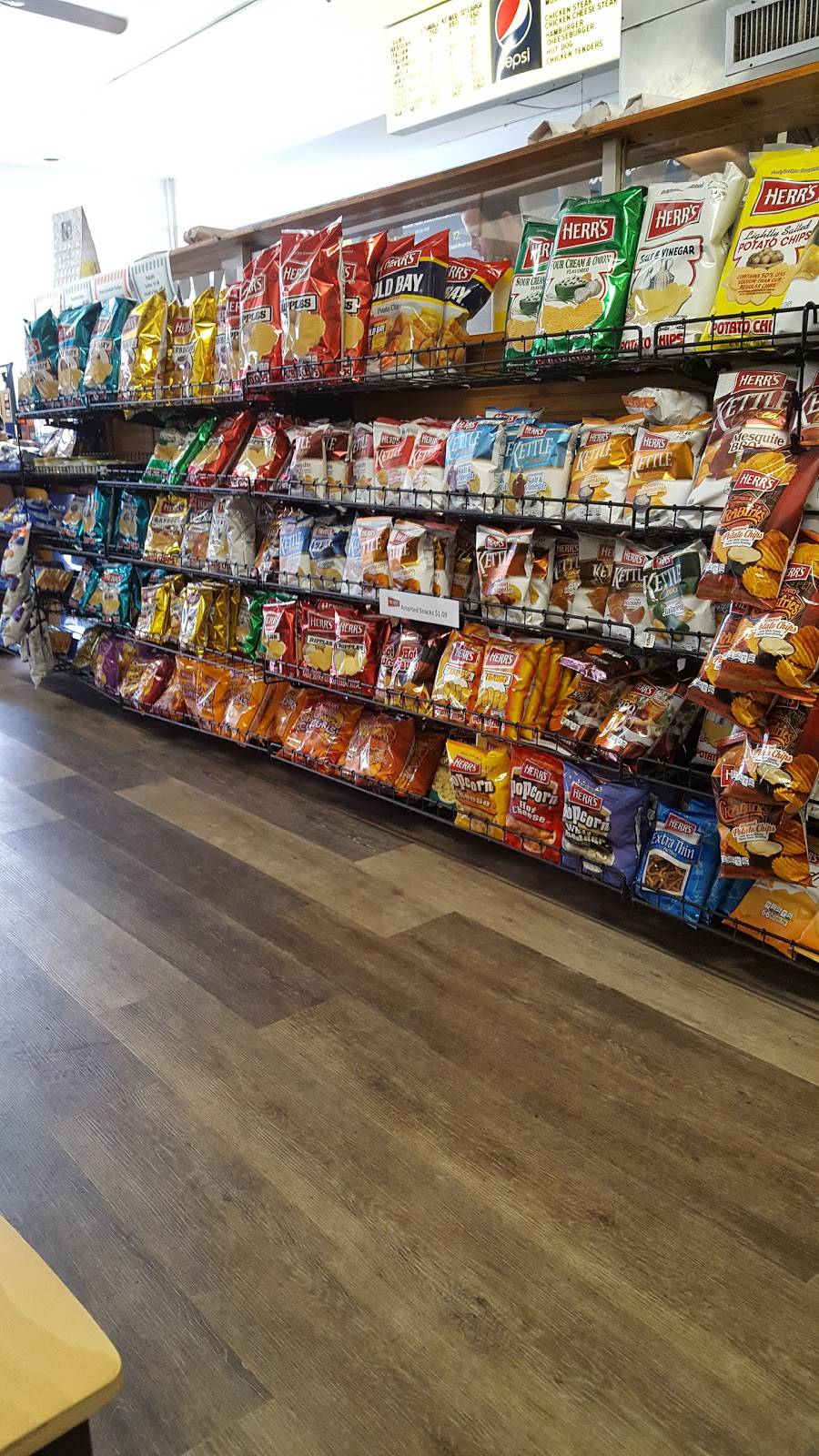 Pickles & Chips | restaurant | 1707 Foulk Rd, Wilmington, DE 19803, USA | 3024785720 OR +1 302-478-5720