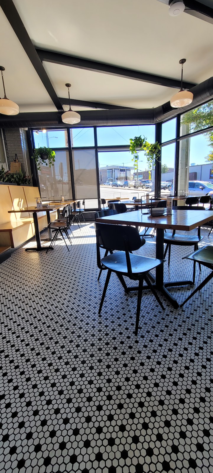 Emmy Squared Pizza: East Nashville | restaurant | 1000 Main St, Nashville, TN 37206, USA | 6155385111 OR +1 615-538-5111