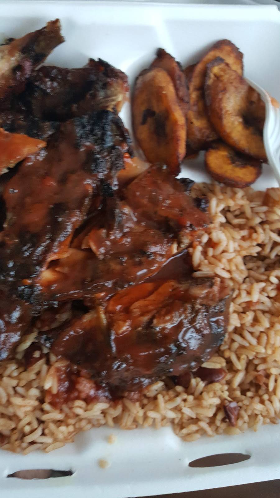 Jamerican Jerk Center | restaurant | 6015 N Teutonia Ave, Milwaukee, WI 53209, USA | 4144627000 OR +1 414-462-7000