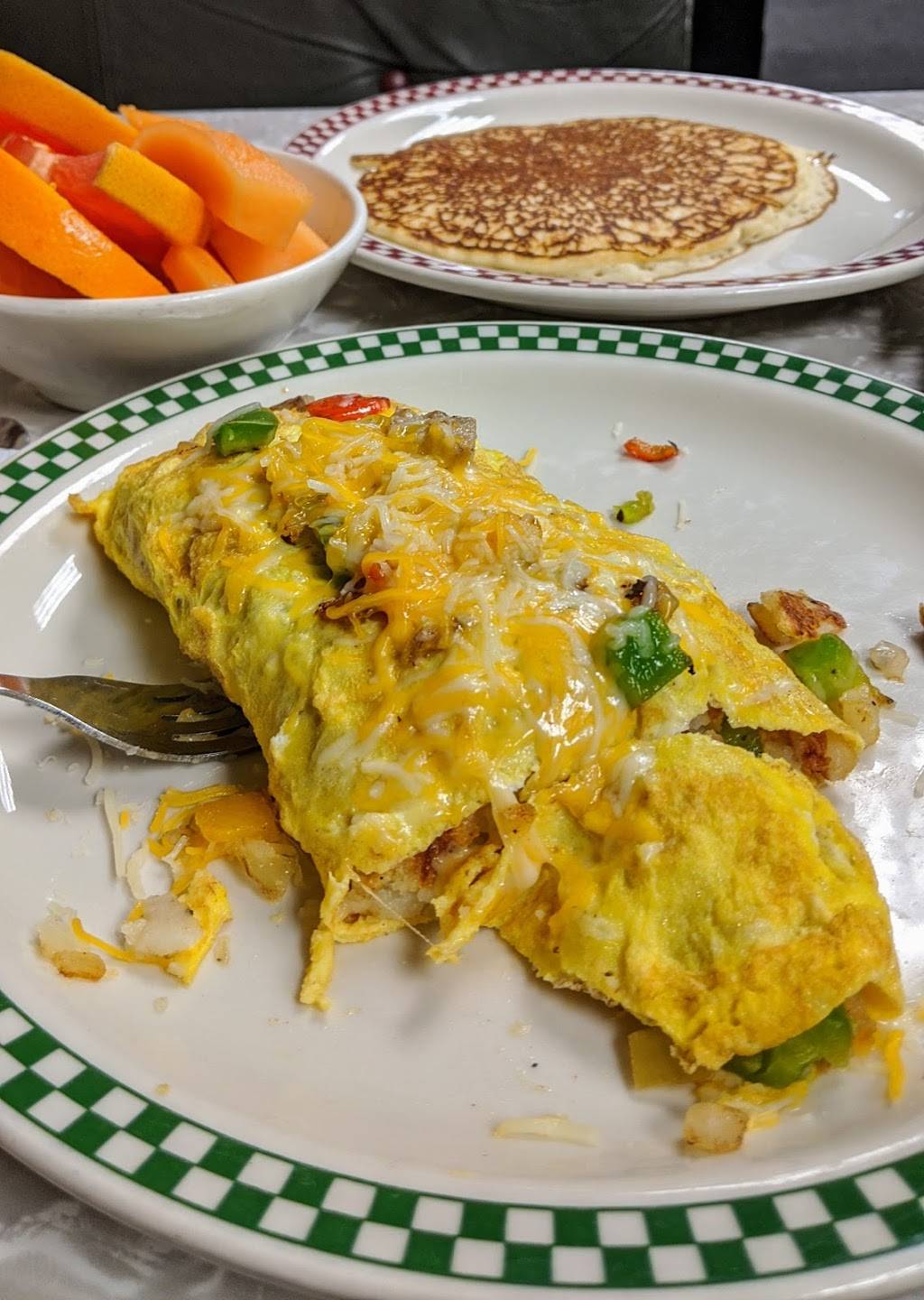 Grannies Diner | restaurant | 322 Denver Ave, Fort Lupton, CO 80621, USA | 3038579131 OR +1 303-857-9131