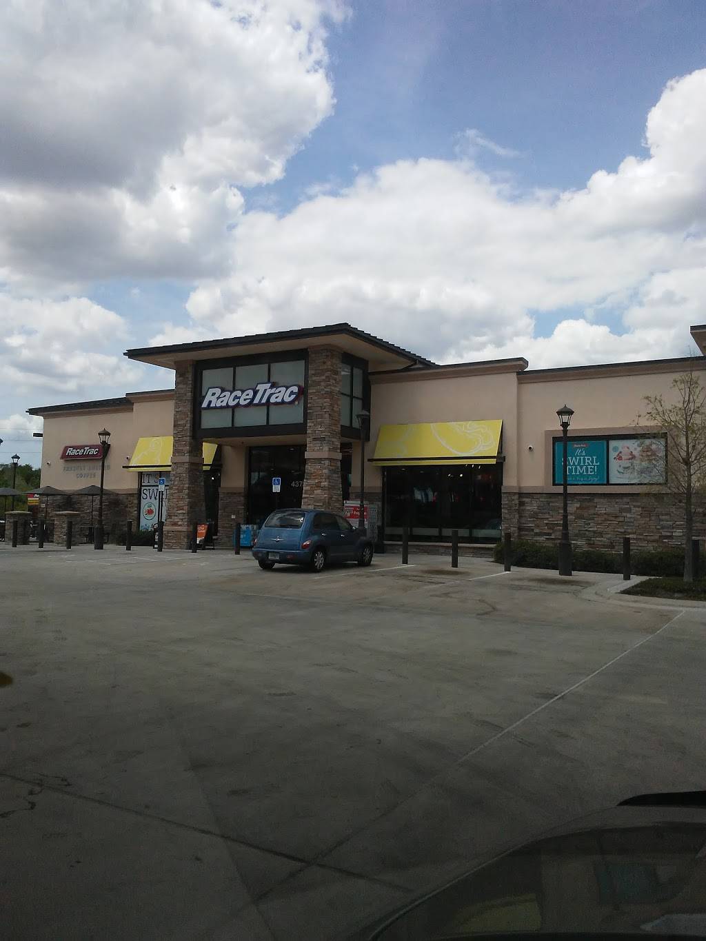 RaceTrac | bakery | 7344, 4375 Central Florida Pkwy, Orlando, FL 32837, USA | 4072259050 OR +1 407-225-9050