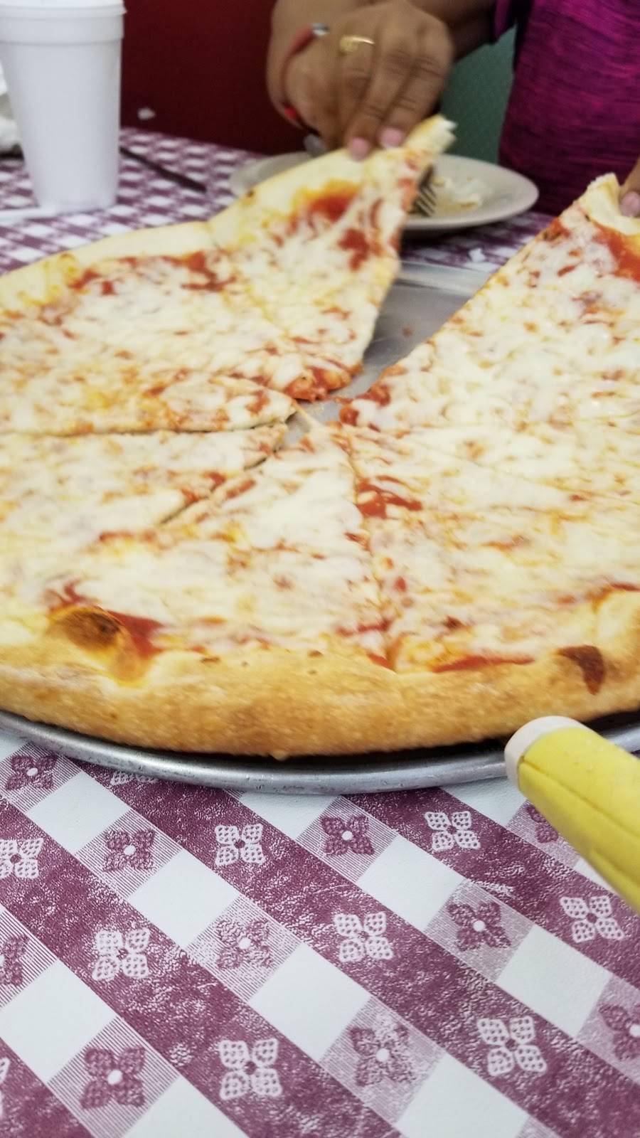 Roma Italian Restaurant | restaurant | 826 E Atlantic St, South Hill, VA 23970, USA | 4344478884 OR +1 434-447-8884