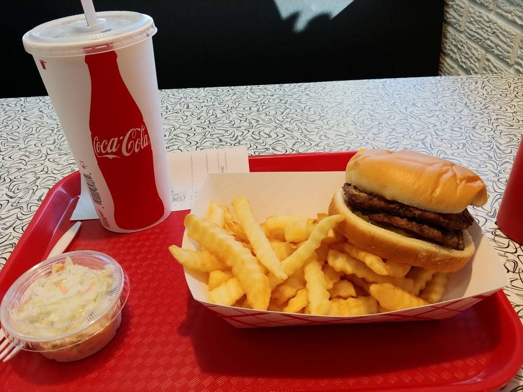 Dairy Joy Drive-In | restaurant | 9230, 435 E Lincoln Ave, Hinckley, IL 60520, USA | 8152867701 OR +1 815-286-7701