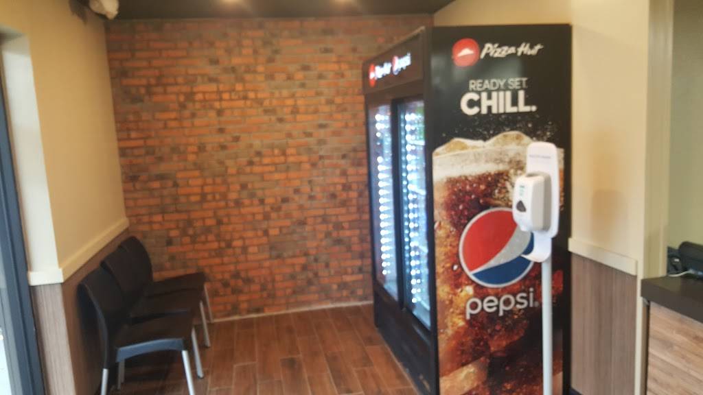 Pizza Hut | meal takeaway | 1204 Hixson Pike, Chattanooga, TN 37405, USA | 4232675588 OR +1 423-267-5588