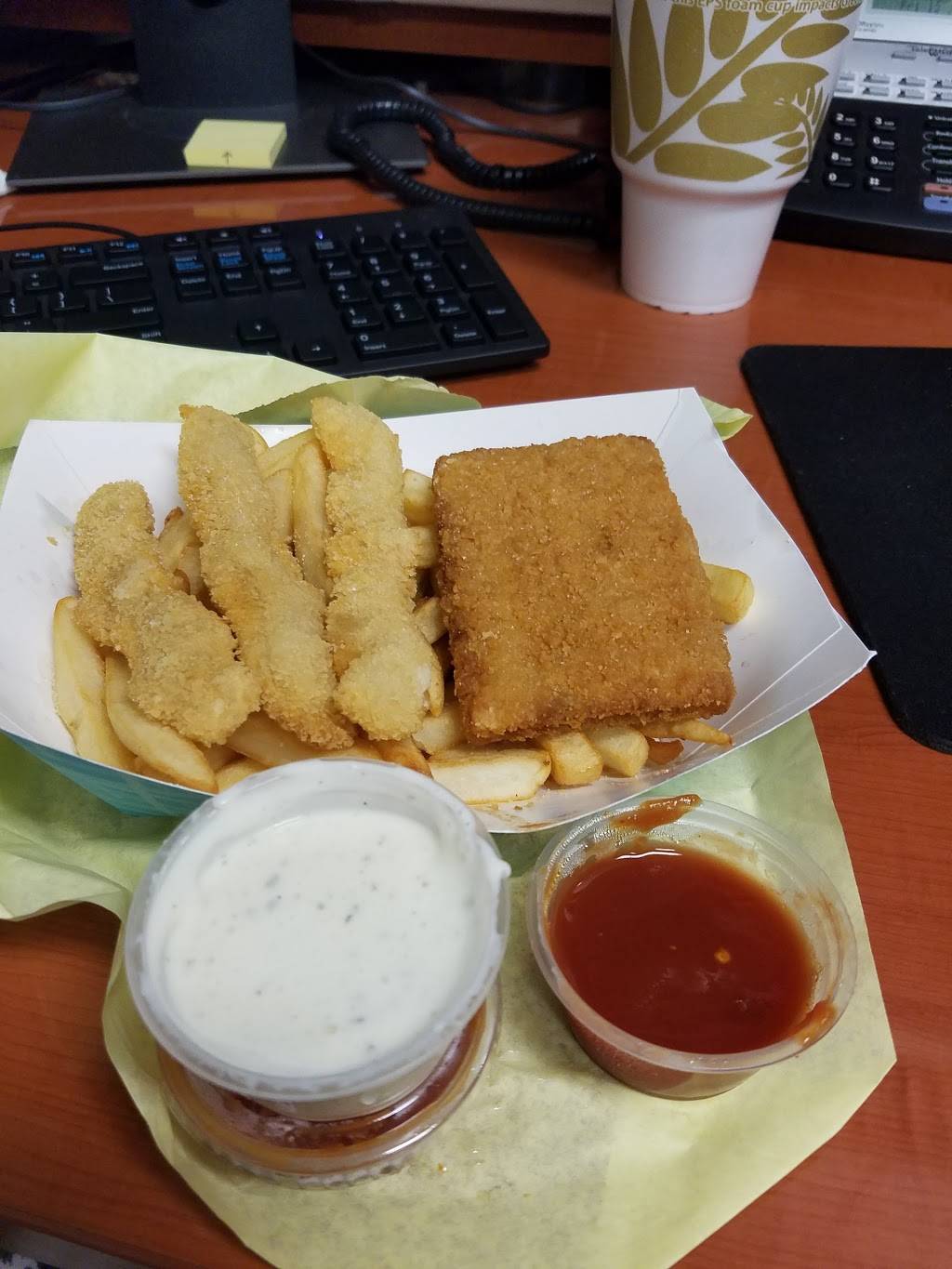 Pirates Fish & Chips | restaurant | 441 N Lindsay Rd, Mesa, AZ 85213, USA | 4808341288 OR +1 480-834-1288