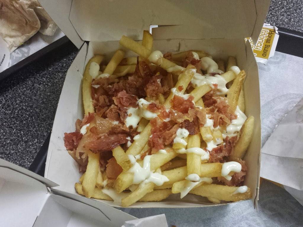 Carls Jr. | restaurant | 695 H St, Chula Vista, CA 91910, USA | 6194764420 OR +1 619-476-4420