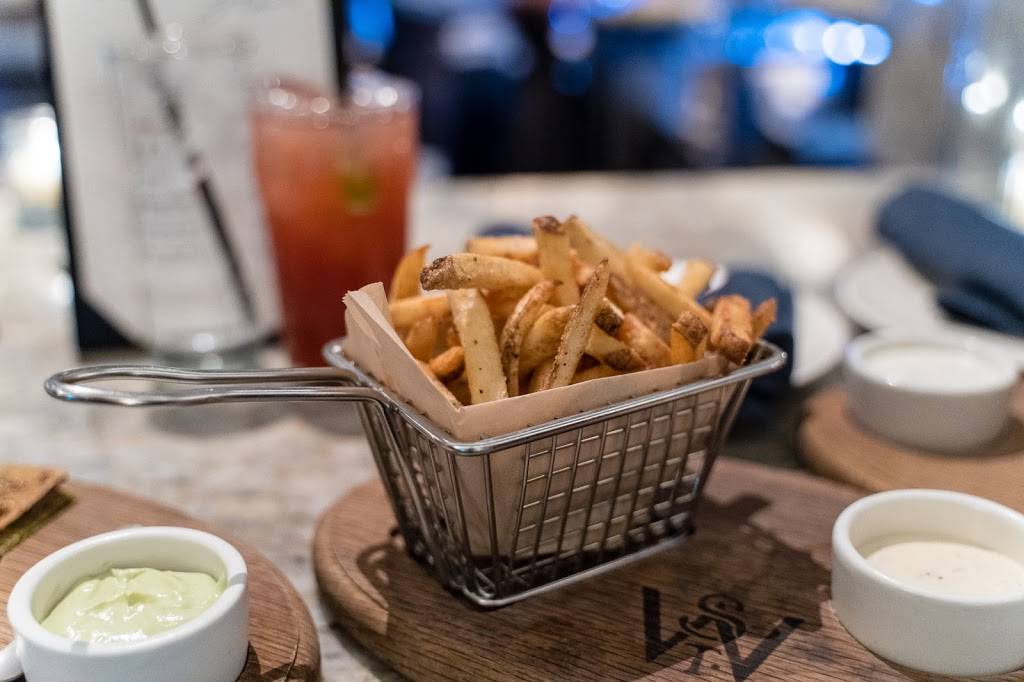 Walton Street Kitchen + Bar | restaurant | 912 N State St, Chicago, IL 60610, USA | 7735703525 OR +1 773-570-3525