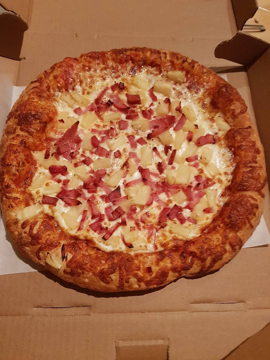 Restaurant 4 Coins | restaurant | 686 Rue Fournier, Saint-Jérôme, QC J7Z 4W5, Canada | 4505044111 OR +1 450-504-4111