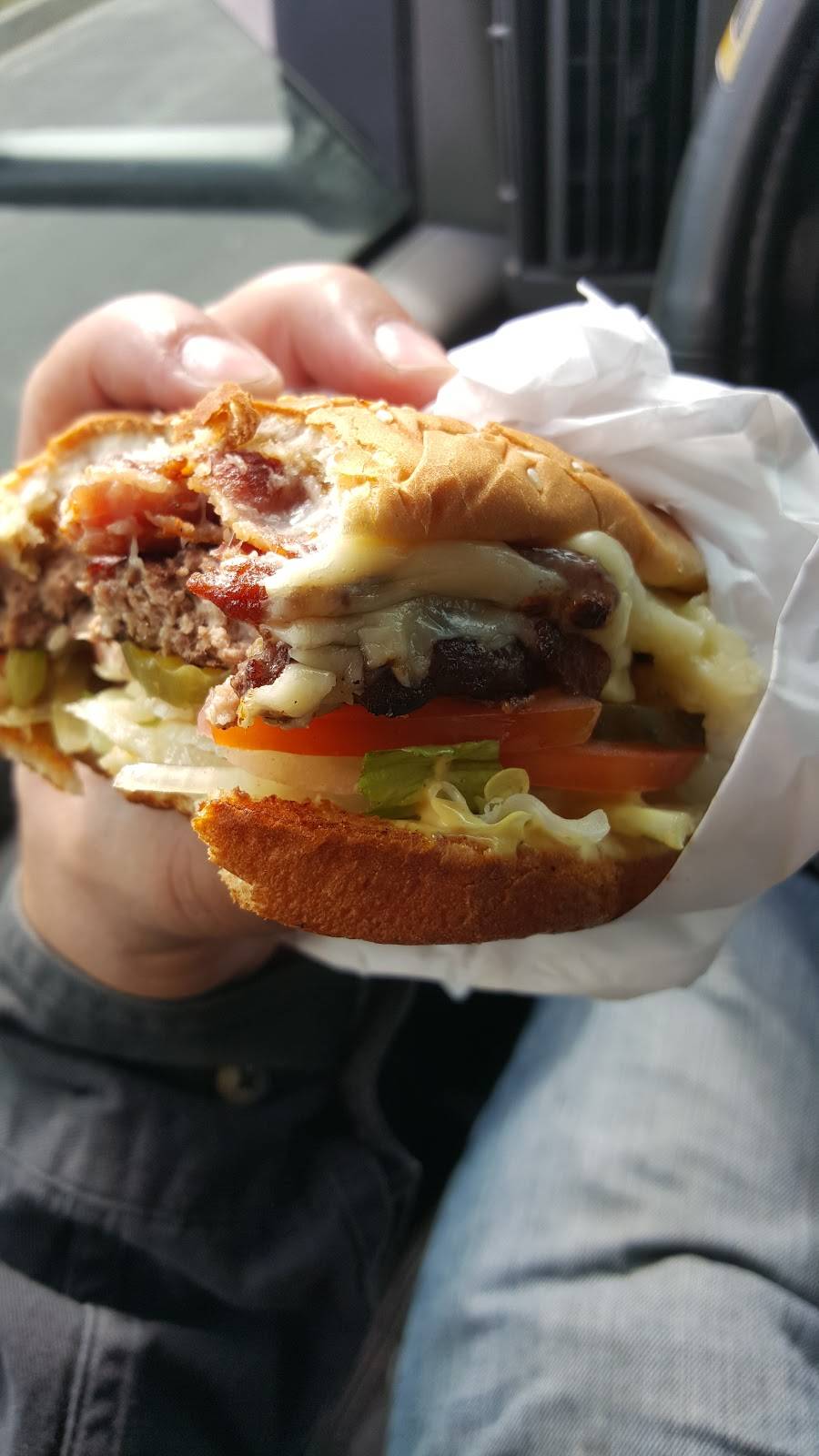 Classic Burger | restaurant | 15927 Hesperian Blvd, San Lorenzo, CA 94580, USA | 5102783333 OR +1 510-278-3333