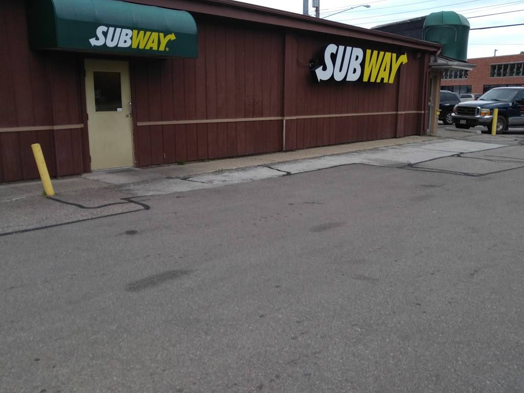 Subway | restaurant | 9730 Red Arrow Hwy, Bridgman, MI 49106, USA | 2694655511 OR +1 269-465-5511
