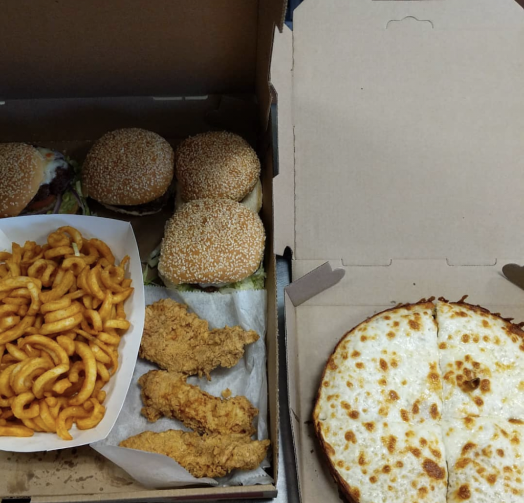 Pizza Plus | meal takeaway | 1846 S 12th St, Philadelphia, PA 19148, USA | 2155517111 OR +1 215-551-7111