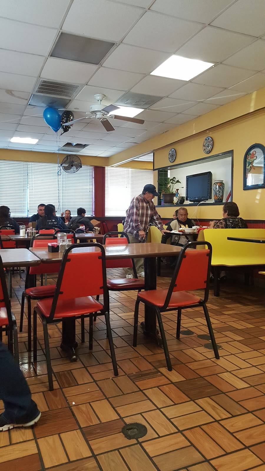 Don Pepes | restaurant | 3416 N Hampton Rd, Dallas, TX 75212, USA | 2146308680 OR +1 214-630-8680