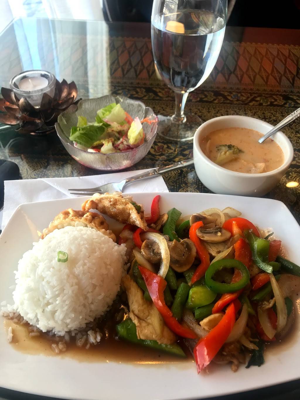 The Bangkok Village Restaurant | restaurant | 22 E Chicago Ave #122, Naperville, IL 60540, USA | 6303699757 OR +1 630-369-9757