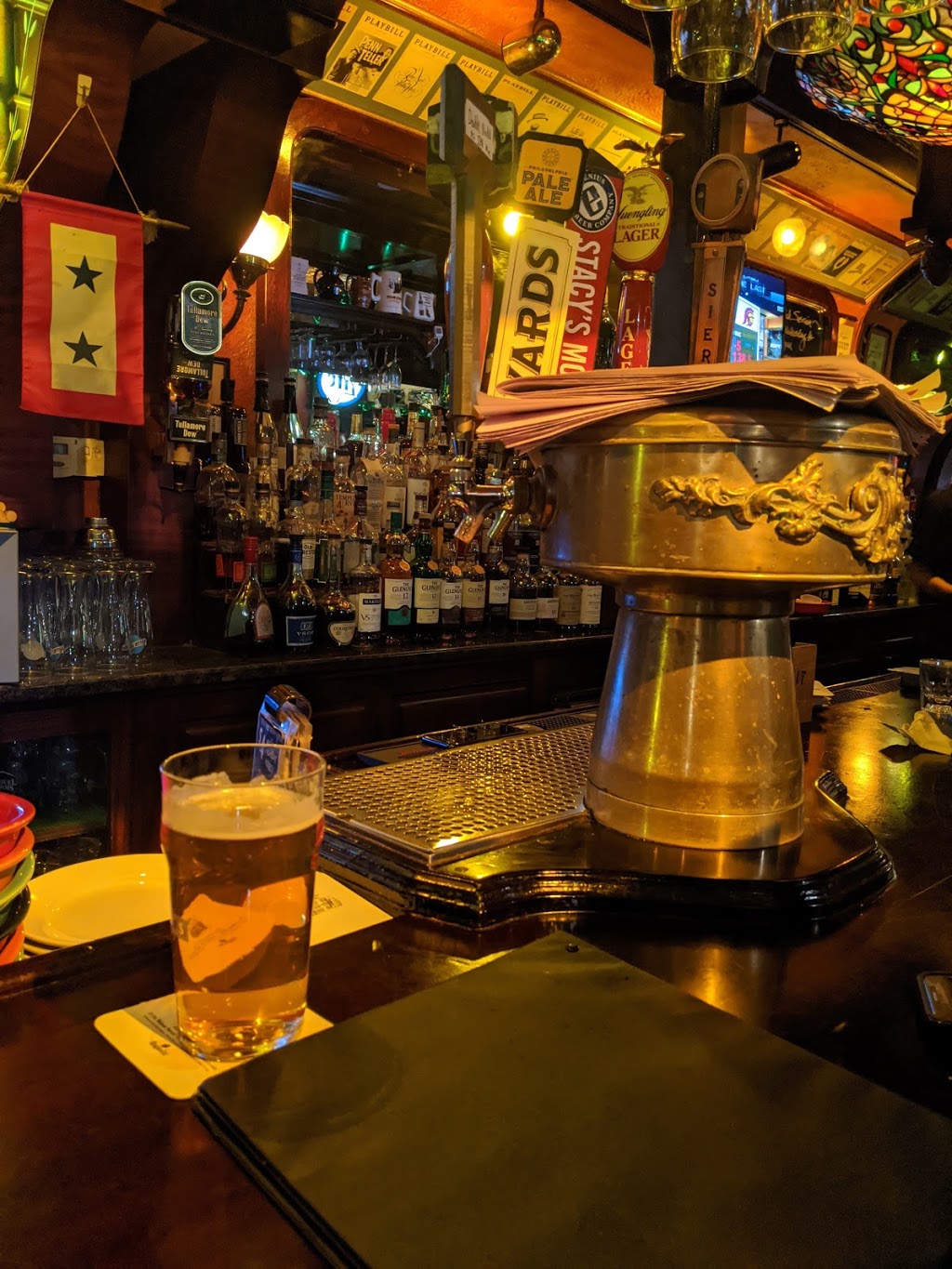 Moriartys Restaurant | restaurant | 1116 Walnut St, Philadelphia, PA 19107, USA | 2156277676 OR +1 215-627-7676