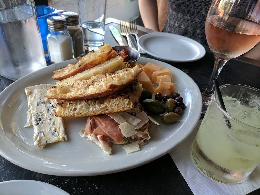 The Rossi Bar & Kitchen | restaurant | 895 N High St, Columbus, OH 43215, USA | 6142992810 OR +1 614-299-2810