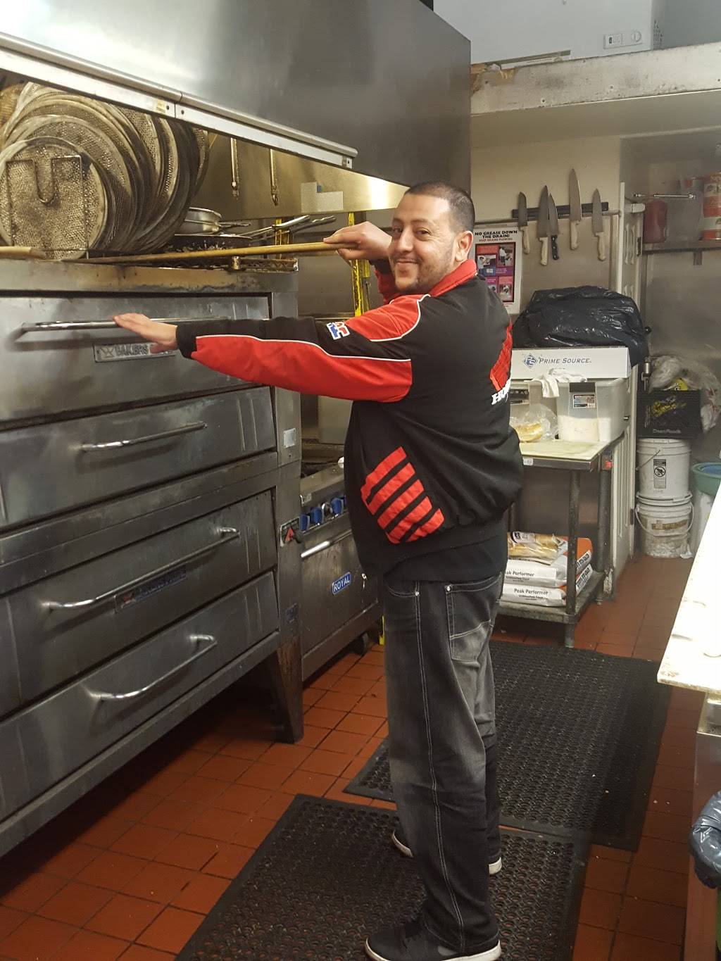 Taraval Pizza | meal delivery | 1115 Taraval, San Francisco, CA 94116, USA | 4156614000 OR +1 415-661-4000