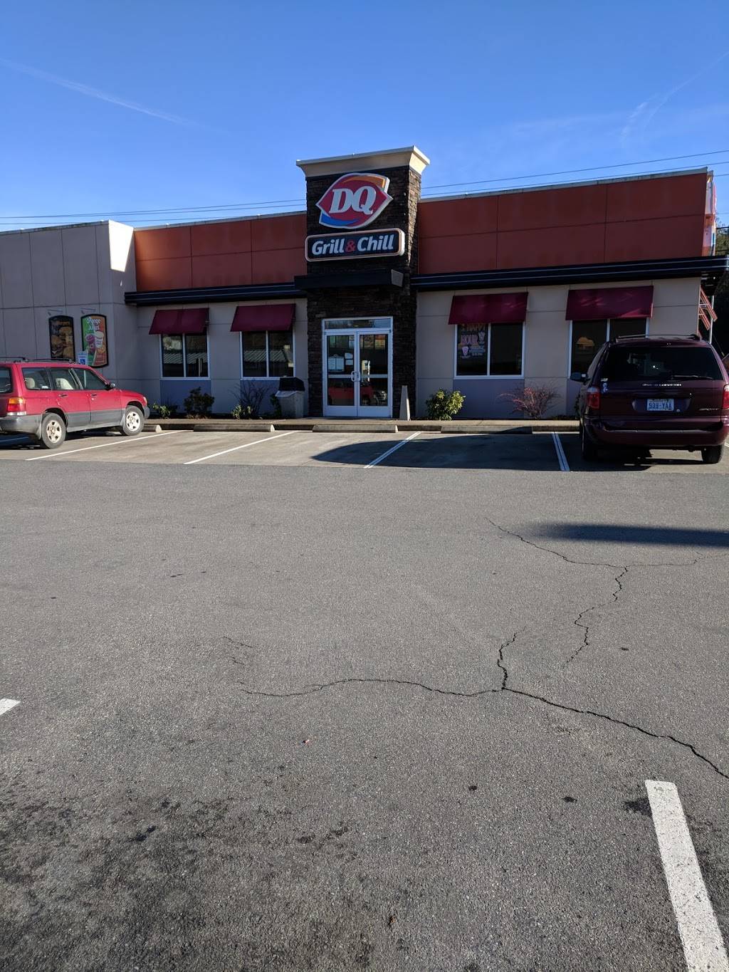 Dairy Queen Grill & Chill | restaurant | 21 NE, WA-300, Belfair, WA 98528, USA | 3605522222 OR +1 360-552-2222