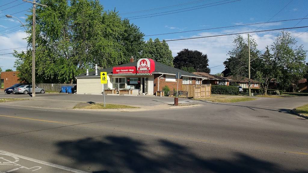 Fabios Pizza | restaurant | 530 Scott St, St. Catharines, ON L2M 3X5, Canada | 9059355353 OR +1 905-935-5353