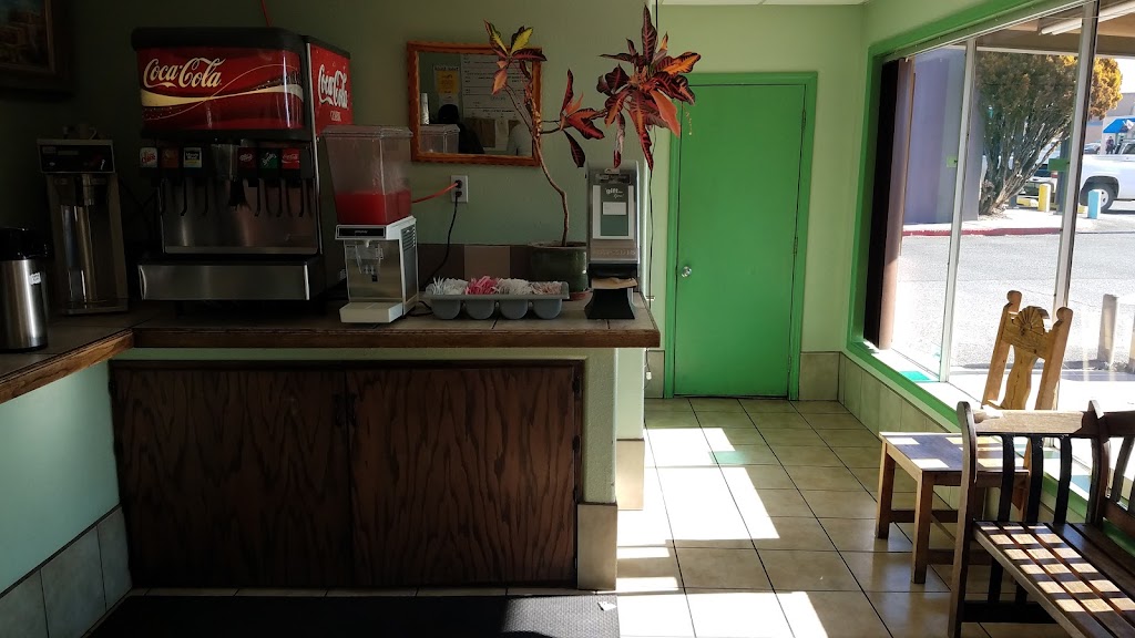 El Parasol | restaurant | 1833 Cerrillos Rd, Santa Fe, NM 87505, USA | 5059958015 OR +1 505-995-8015