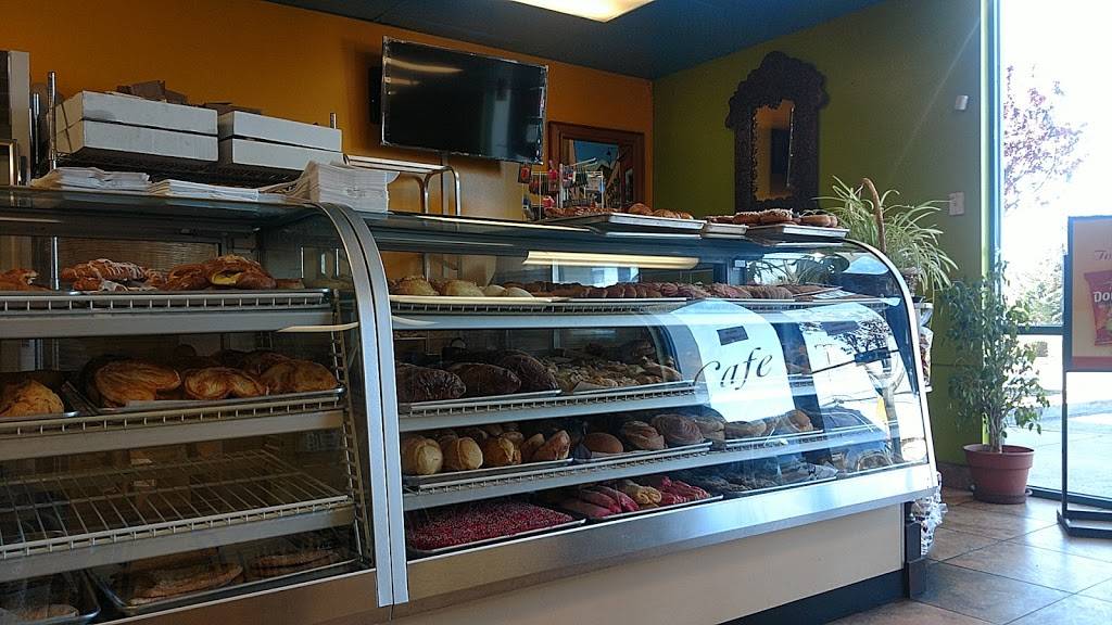 La Plaza Bakery | bakery | 107 Bardin Rd, Salinas, CA 93906, USA | 8317516028 OR +1 831-751-6028