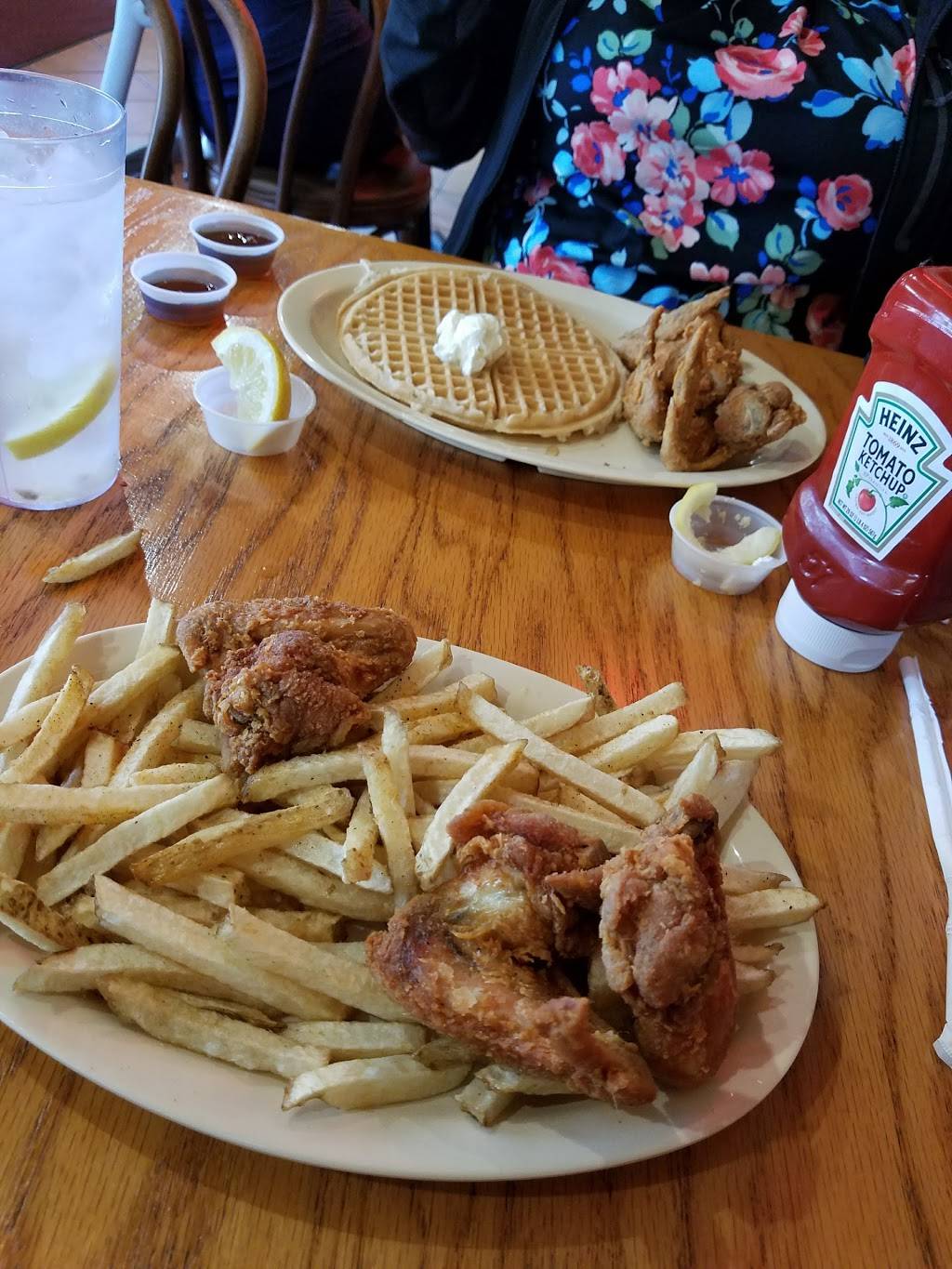 Roscoes House of Chicken and Waffles | restaurant | 621 W Manchester Blvd, Inglewood, CA 90301, USA | 3109814141 OR +1 310-981-4141
