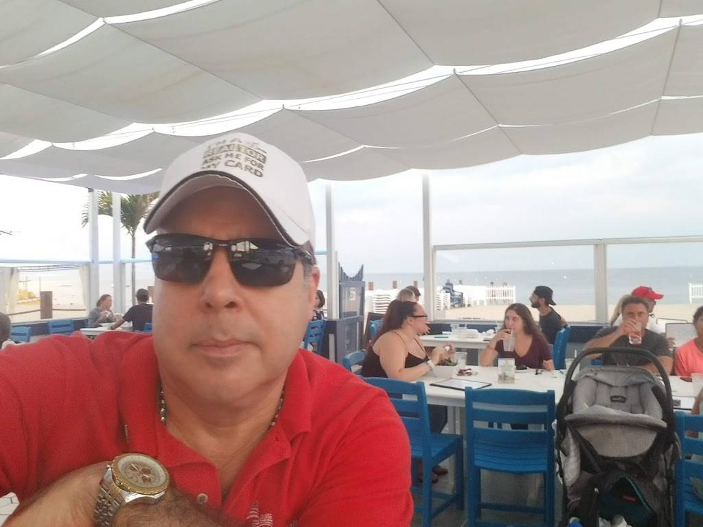 Kokomo’s Restaurant & Beach Bar | restaurant | 88 Hartford Ave Ext, Old Lyme, CT 06371, USA | 8603906403 OR +1 860-390-6403