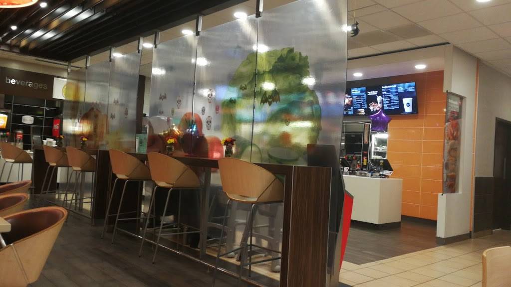 McDonalds | cafe | 410 W N Ave, Addison, IL 60101, USA | 6304955483 OR +1 630-495-5483