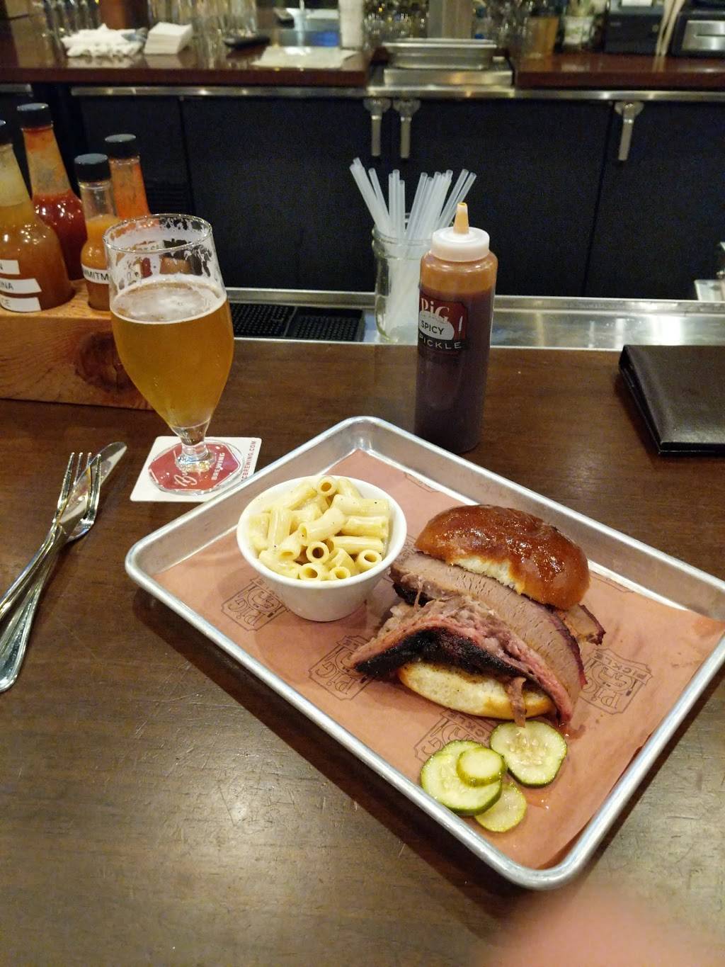 Pig In A Pickle | restaurant | 341 Corte Madera Town Center, Corte Madera, CA 94925, USA | 4158913265 OR +1 415-891-3265