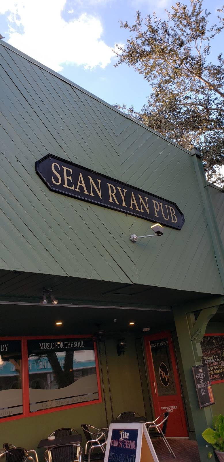 Sean Ryan Pub | restaurant | 2019 14th Ave, Vero Beach, FL 32960, USA | 7722172183 OR +1 772-217-2183