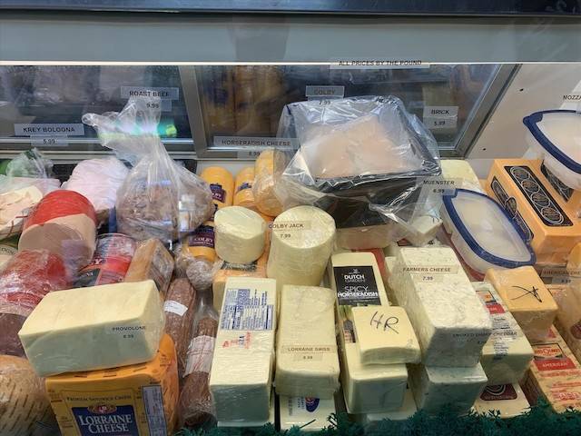 Kellys Butcher Shop & Deli | restaurant | 804 S Main St, Troy, IL 62294, USA | 6186676268 OR +1 618-667-6268