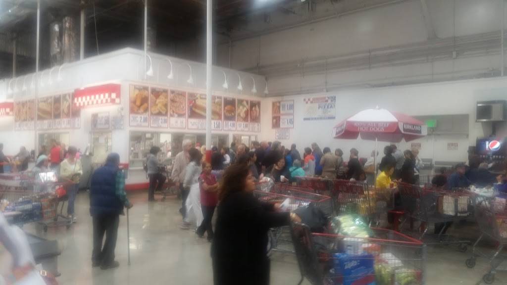 Costco Food Court | meal takeaway | 8810 Tampa Ave, Northridge, CA 91324, USA | 8187752997 OR +1 818-775-2997