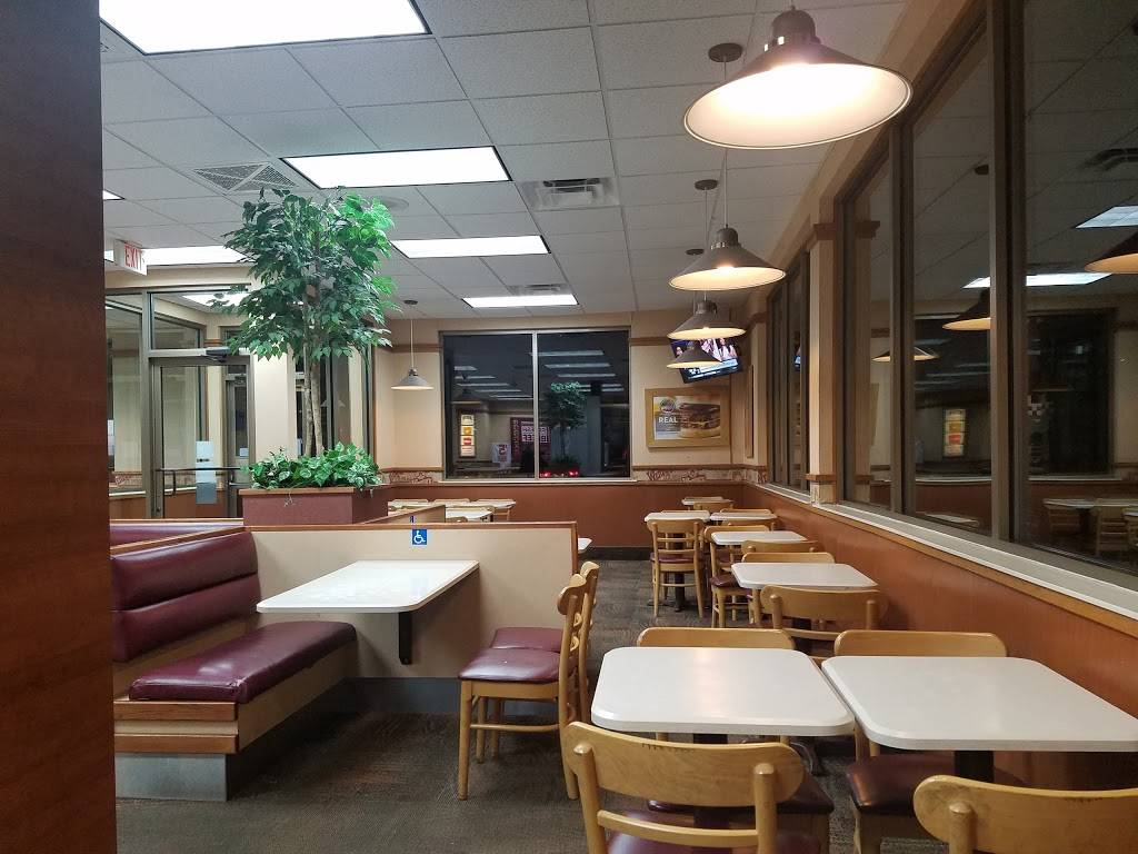 Wendys | restaurant | 320 Village Center Dr, Swedesboro, NJ 08085, USA | 8562410724 OR +1 856-241-0724