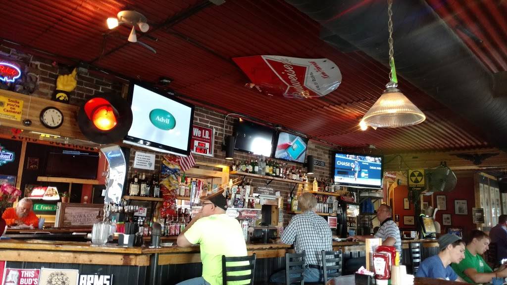 Tornados Grub & Pub | restaurant | 1600 3rd St SE, Cedar Rapids, IA 52401, USA | 3193649378 OR +1 319-364-9378