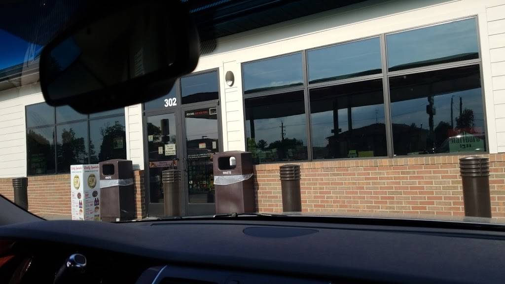 Caseys | restaurant | 302 N Devoe St, Lone Tree, IA 52755, USA | 3196294469 OR +1 319-629-4469