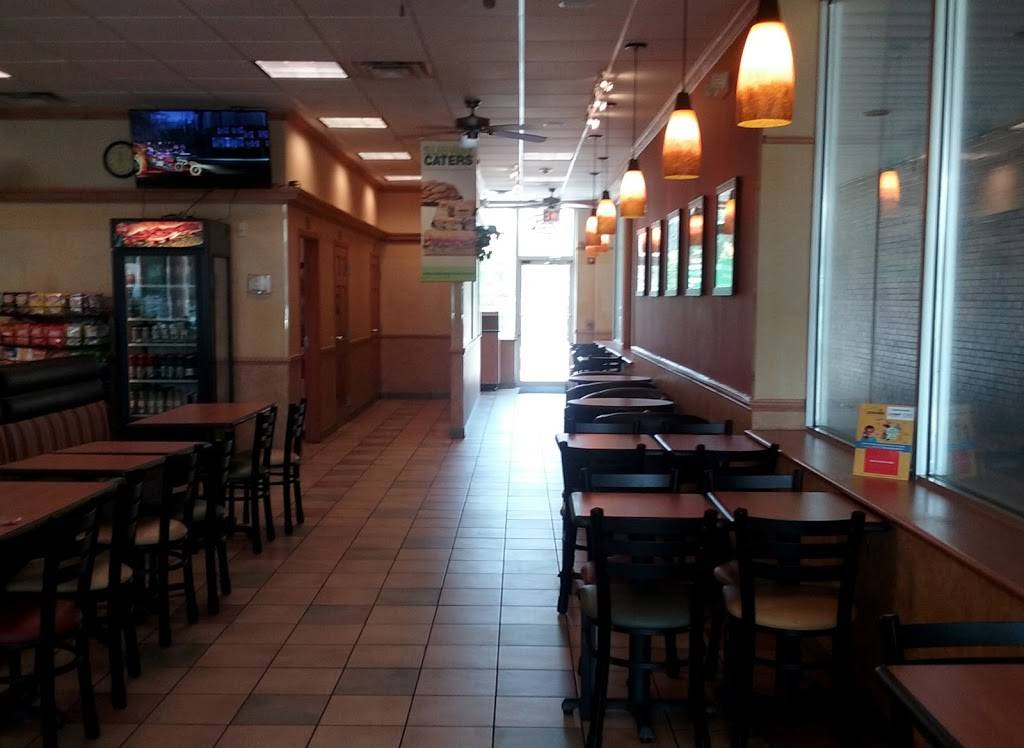 Subway Restaurants | restaurant | 1951 Cherry Ln, Northbrook, IL 60062, USA | 8474809840 OR +1 847-480-9840
