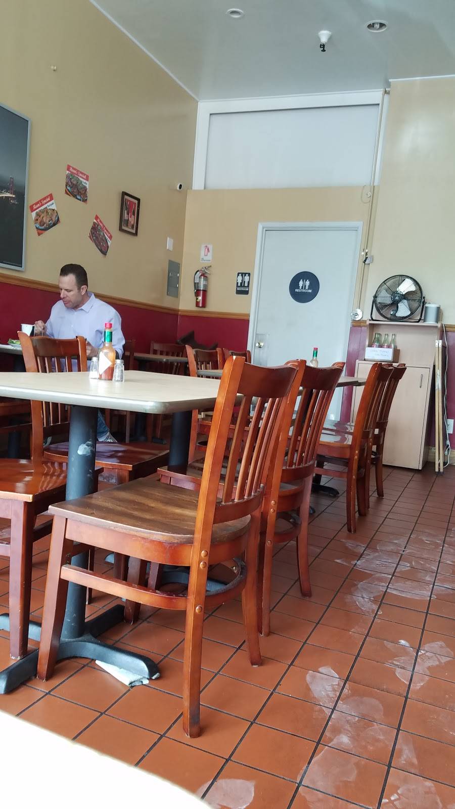 Reems Steaks | restaurant | 74 Moraga Way, Orinda, CA 94563, USA | 9252532004 OR +1 925-253-2004