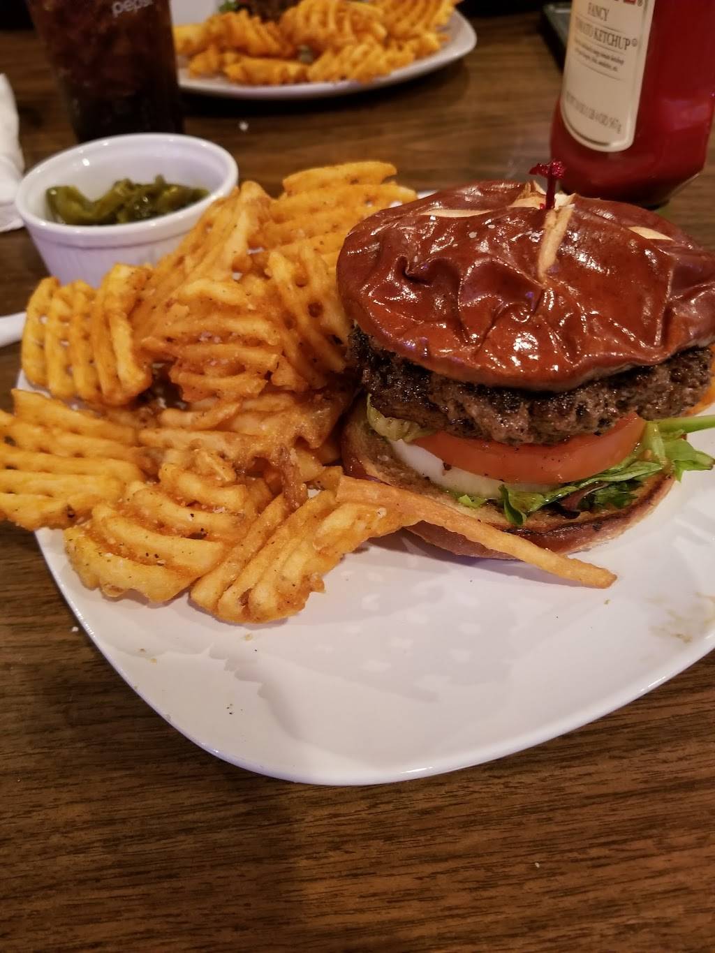 Goetten Oasis Restaurant | restaurant | 1109 5th St, Carrollton, IL 62016, USA | 2179423713 OR +1 217-942-3713