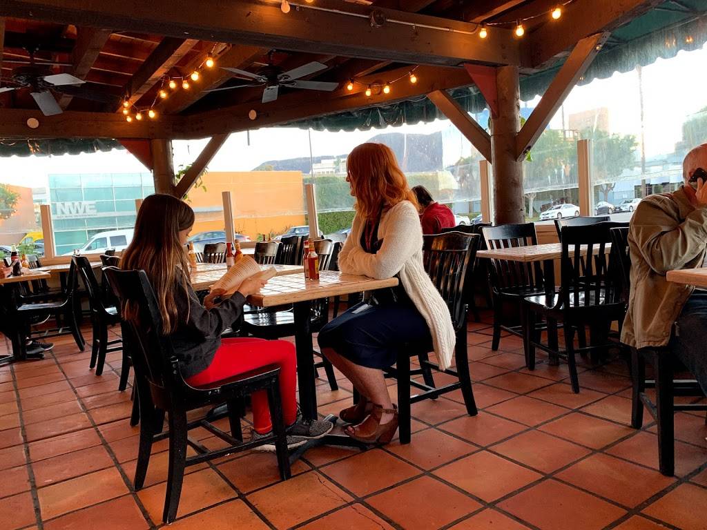 Poquito Mas | restaurant | 2635 W Olive Ave, Burbank, CA 91505, USA | 8185632252 OR +1 818-563-2252