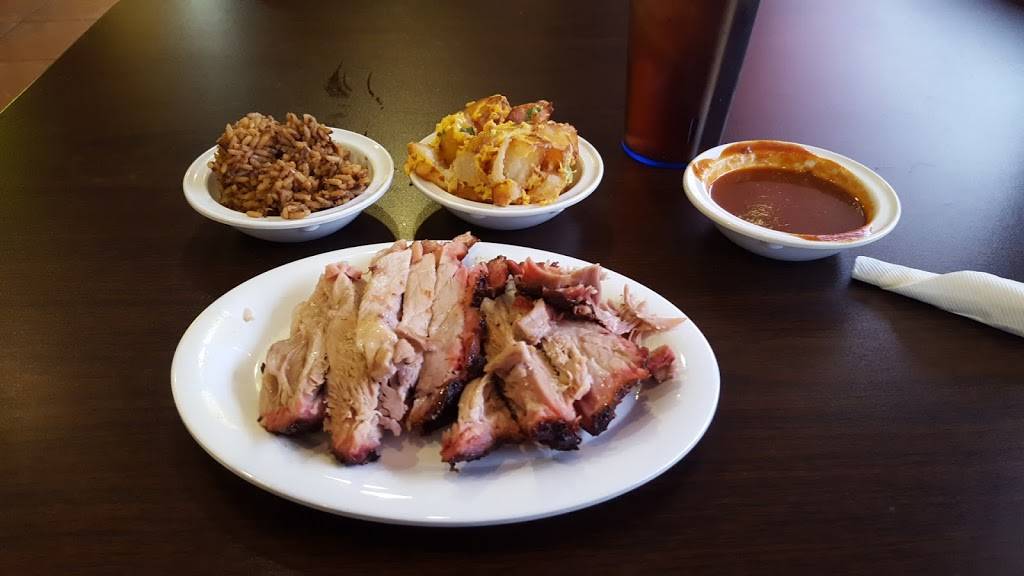 Tonys Barbecue & Steakhouse | restaurant | 4700 Twin City Hwy, Groves, TX 77619, USA | 4099627427 OR +1 409-962-7427