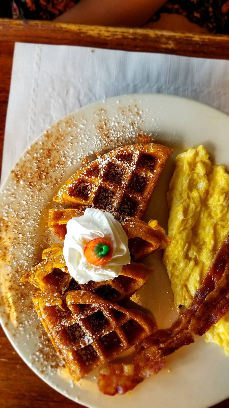 Boulevard Family Restaurant | restaurant | 7507 Little Rd, New Port Richey, FL 34654, USA | 7278079946 OR +1 727-807-9946