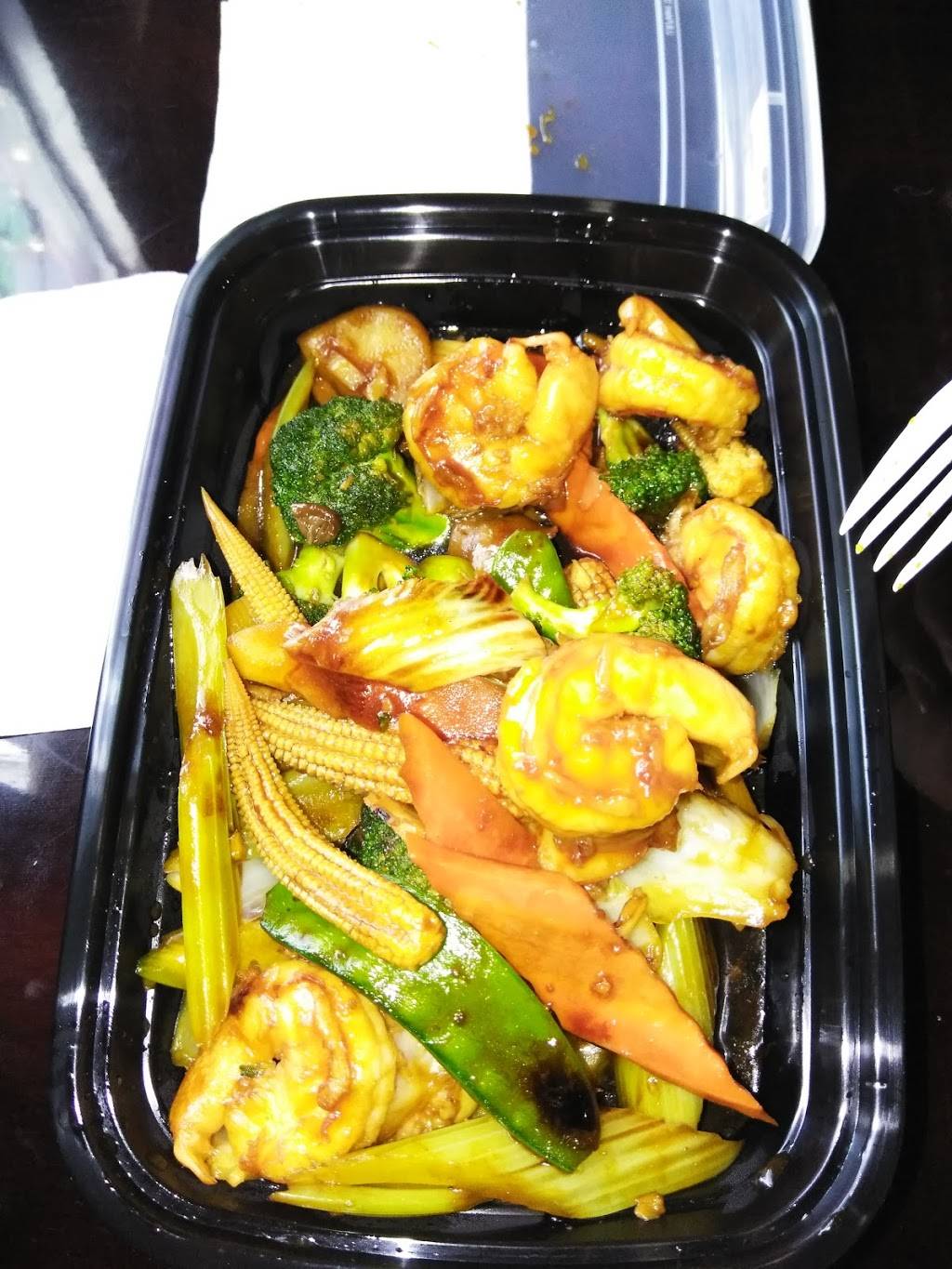 Moon House Chinese Restaurant | restaurant | 706 Ashley Blvd, New Bedford, MA 02745, USA | 5089989999 OR +1 508-998-9999