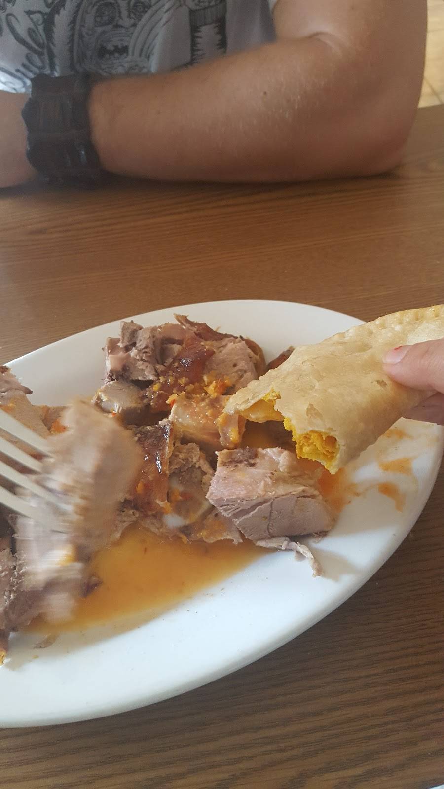 Restaurante y Lechonera Principe | restaurant | 237 Cecil B. Moore Ave, Philadelphia, PA 19122, USA | 2152359048 OR +1 215-235-9048